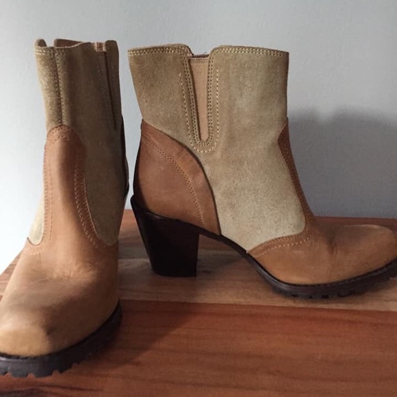 Size 7 boot - Picture 2 of 2